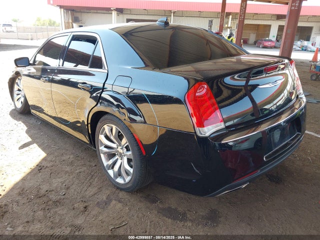 2C3CCAAG8KH548045 Chrysler 300