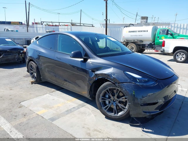 2025 TESLA MODEL Y 7SAYGDEE9SF234509 Photo 5