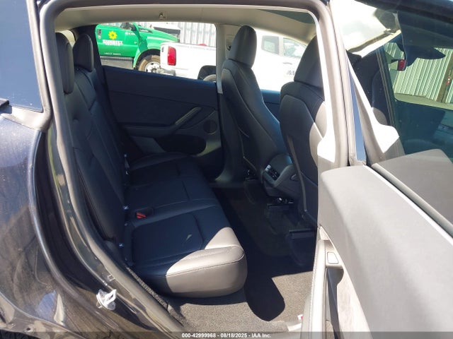 2025 TESLA MODEL Y 7SAYGDEE9SF234509 Photo 7
