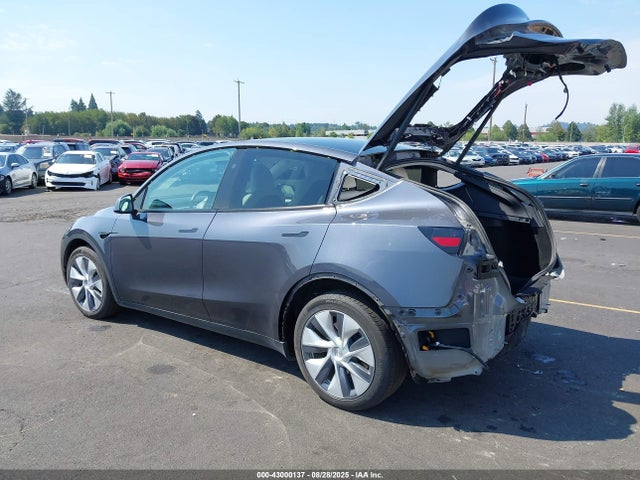 2023 TESLA MODEL Y 7SAYGAEE5PF925445 Photo 2