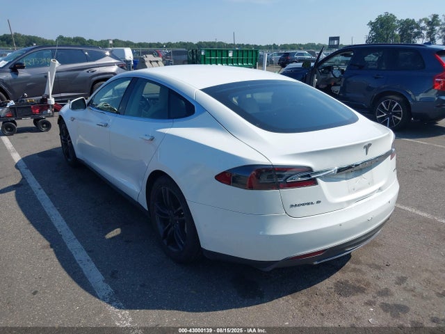 2015 TESLA MODEL S 5YJSA1E2XFF114099 Photo 2