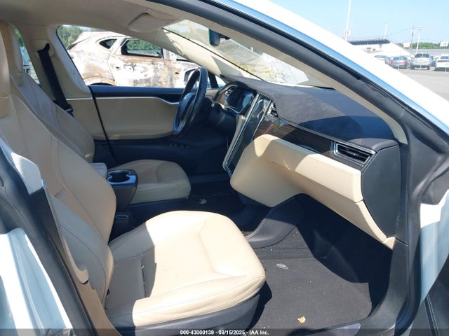 2015 TESLA MODEL S 5YJSA1E2XFF114099 Photo 4
