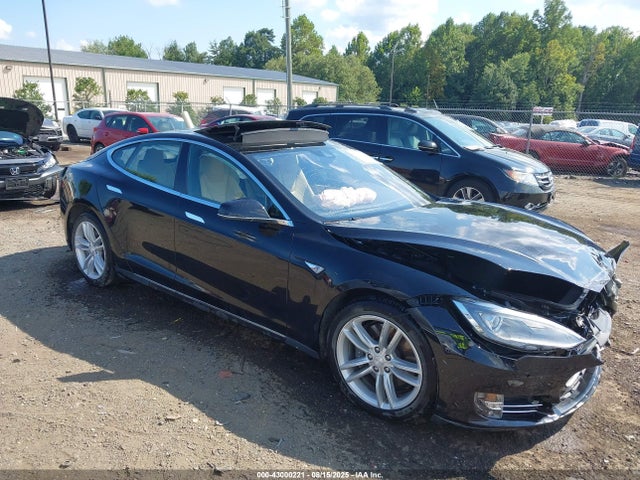 2015 TESLA MODEL S 5YJSA1E2XFF108268 Photo 0