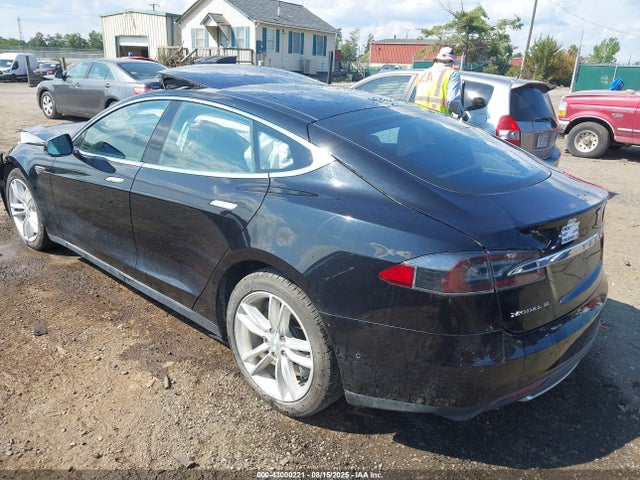 2015 TESLA MODEL S 5YJSA1E2XFF108268 Photo 2