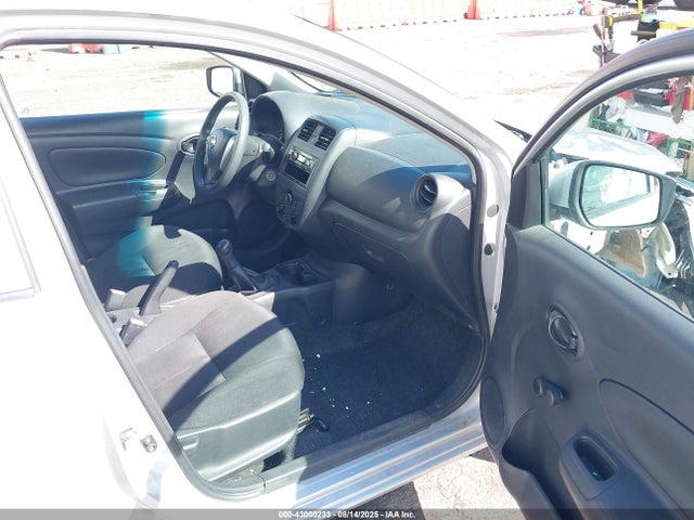 3N1CN7APXGL879008 Nissan 2016