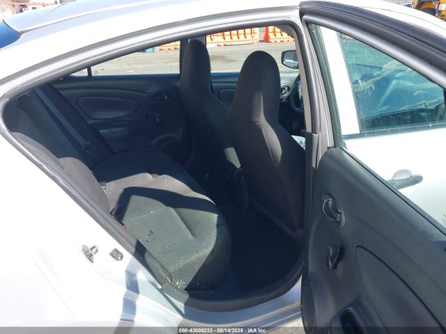3N1CN7APXGL879008 Nissan 2016