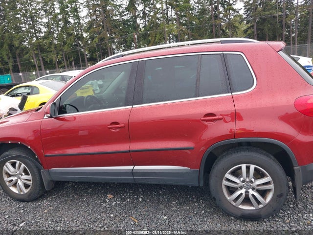 WVGBV3AXXEW060505 Volkswagen Tiguan