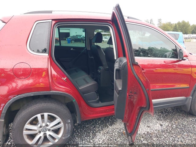 WVGBV3AXXEW060505 Volkswagen Tiguan