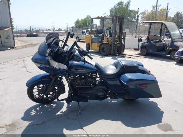 1HD1KTP30KB633359 Harley-Davidson Road Glide Special