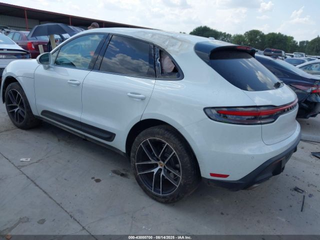 2023 PORSCHE MACAN WP1AA2A5XPLB08947 Photo 2