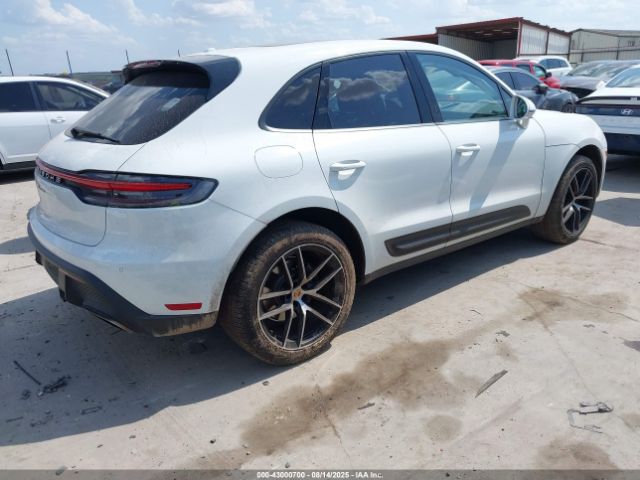 2023 PORSCHE MACAN WP1AA2A5XPLB08947 Photo 3