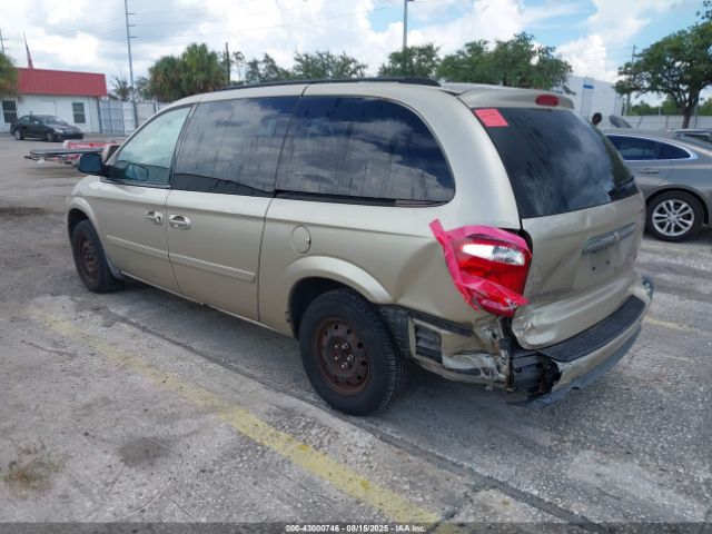 2006 CHRYSLER TOWN & COUNTRY 2A4GP44R16R881326 Photo 2