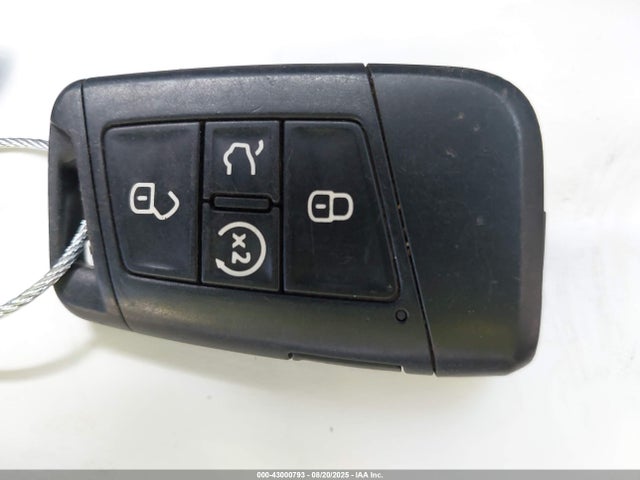 3VVRX7B25NM037383 Volkswagen tsi