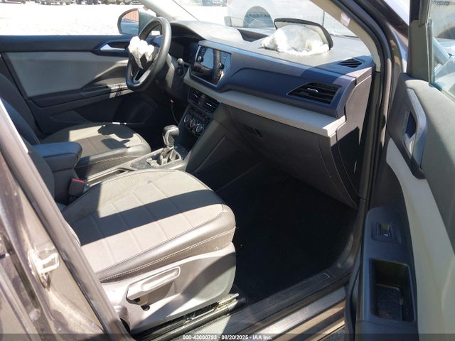 3VVRX7B25NM037383 Volkswagen tsi