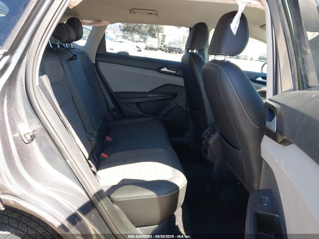 3VVRX7B25NM037383 Volkswagen tsi