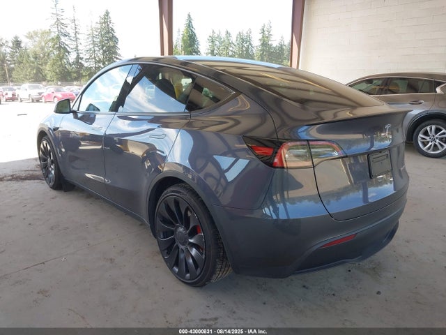 2023 TESLA MODEL Y 7SAYGDEF5PF884650 Photo 2