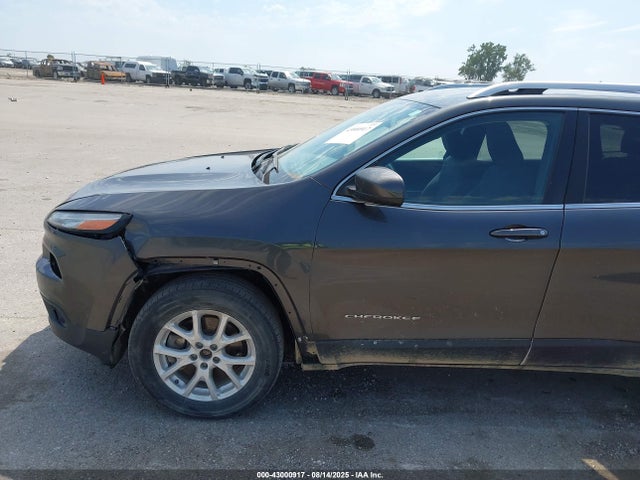 1C4PJMCS9FW615944 Jeep Cherokee