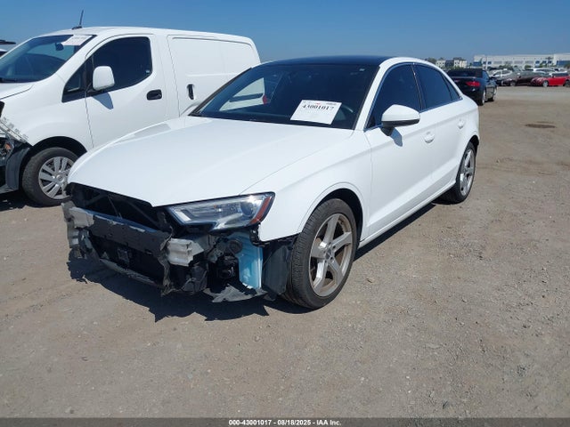 2019 AUDI A3 WAUAUGFF3K1011940 Photo 1