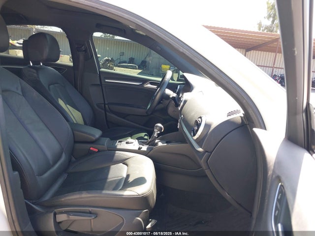 2019 AUDI A3 WAUAUGFF3K1011940 Photo 4