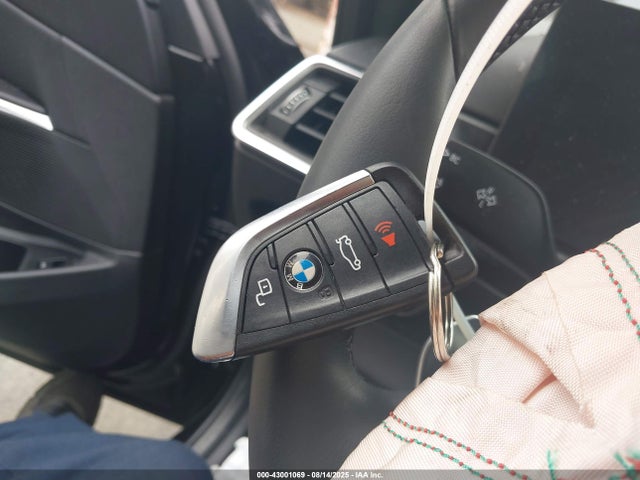 3MW69FF00R8E21128 BMW 330I
