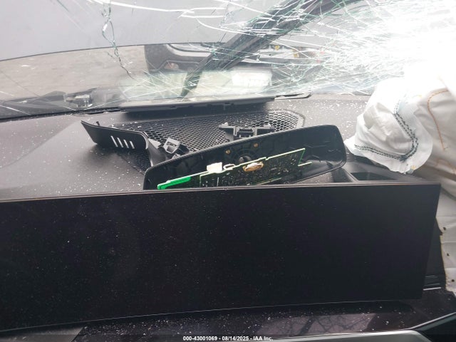 3MW69FF00R8E21128 BMW 330I
