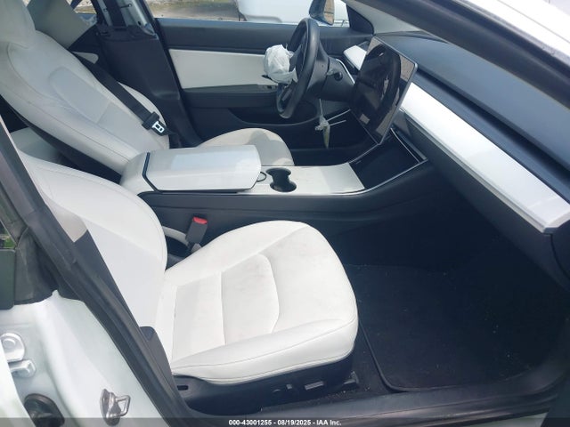 2019 TESLA MODEL 3 5YJ3E1EA1KF315142 Photo 4