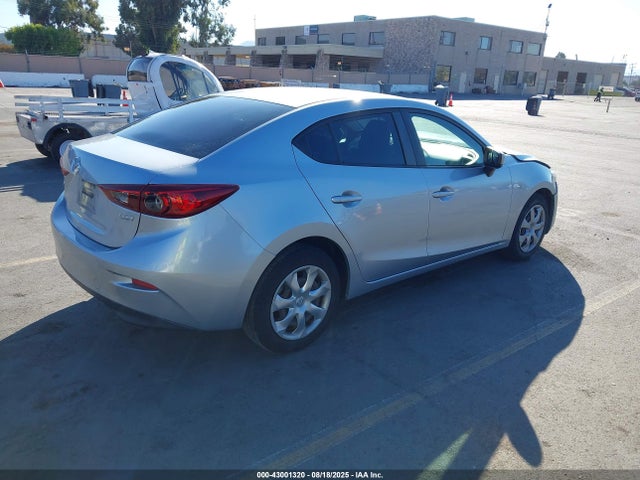 3MZBN1U72JM234045 Mazda pe