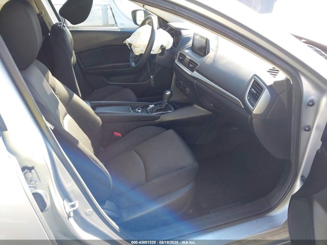 3MZBN1U72JM234045 Mazda pe