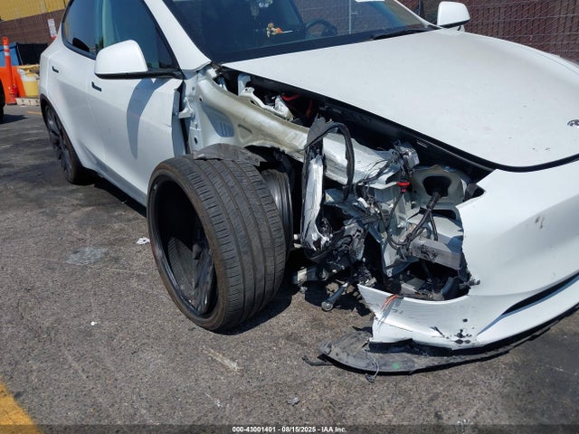 2022 TESLA MODEL Y 7SAYGDEF9NF405918 Photo 5