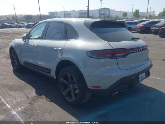 2023 PORSCHE MACAN WP1AA2A58PLB16951 Photo 2