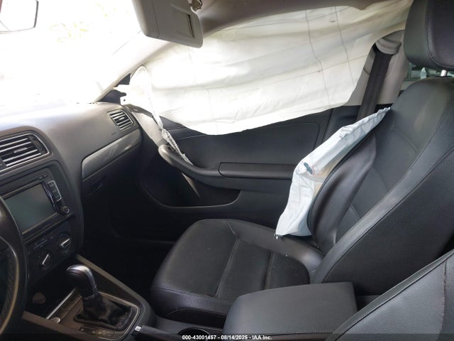 3VWD17AJ2FM291330 Volkswagen 1.8t