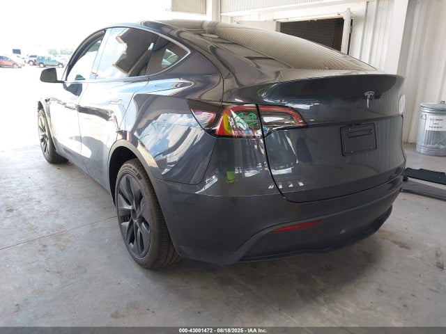 2024 TESLA MODEL Y 7SAYGDED3RA328402 Photo 2