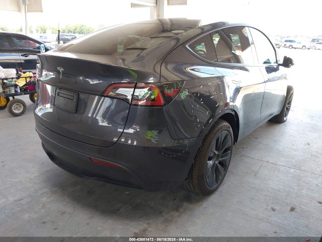 2024 TESLA MODEL Y 7SAYGDED3RA328402 Photo 3