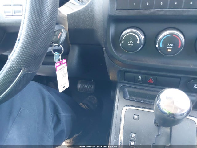1C4NJDBB1FD379214 Jeep Compass