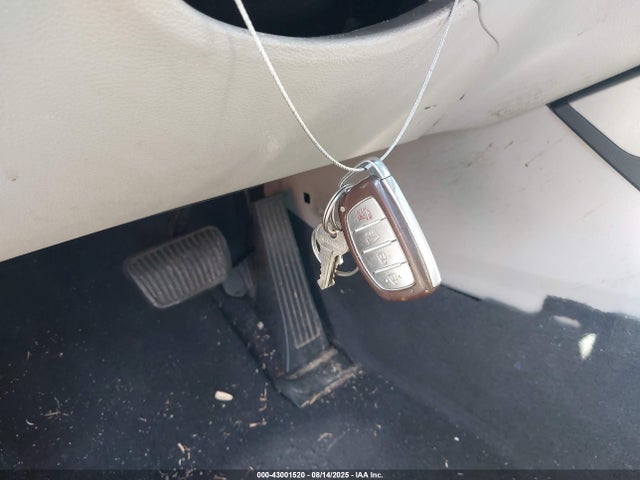 5NPE34AFXHH556015 Hyundai 2017