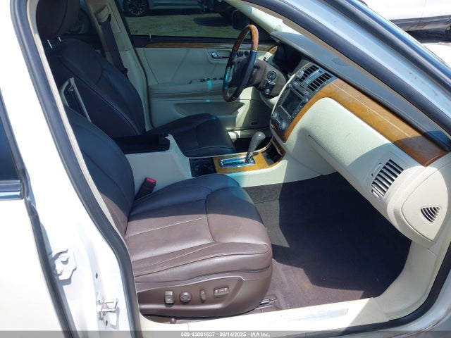 2010 CADILLAC DTS 1G6KP5E98AU109828 Photo 4