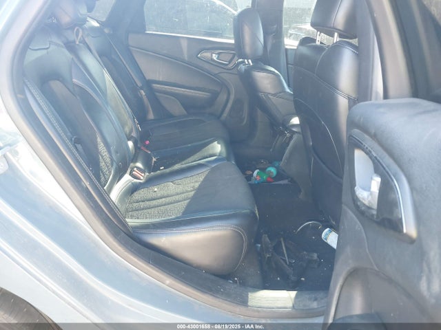 Chrysler 2015 2015 1C3CCCDG8FN627820 Image 8