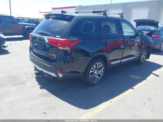 2017 MITSUBISHI OUTLANDER JA4AZ3A3XHZ070496 Photo 3