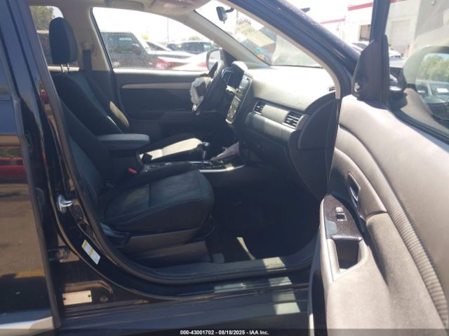 2017 MITSUBISHI OUTLANDER JA4AZ3A3XHZ070496 Photo 4