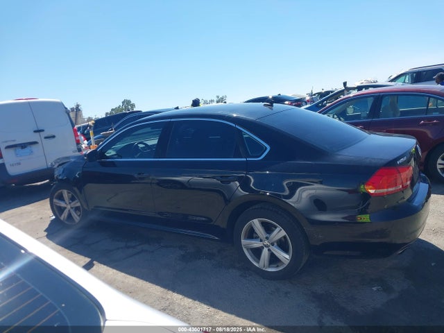 Volkswagen Passat 2014 1VWBP7A30EC005711 Image 14