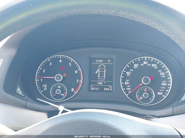 Volkswagen Passat 2014 1VWBP7A30EC005711 Image 15