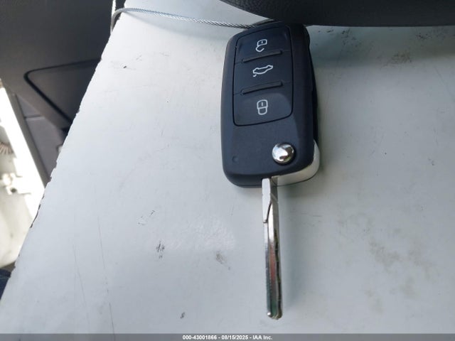 3VW2B7AJ7HM340819 Volkswagen 1.4 tsi