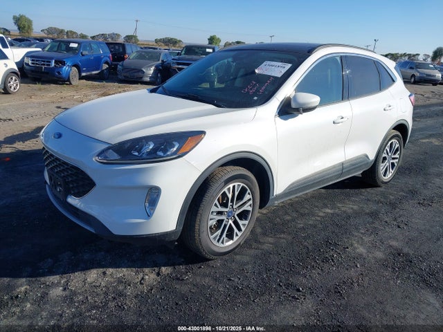 1FMCU9CZ9MUA35842 Ford hev/phev