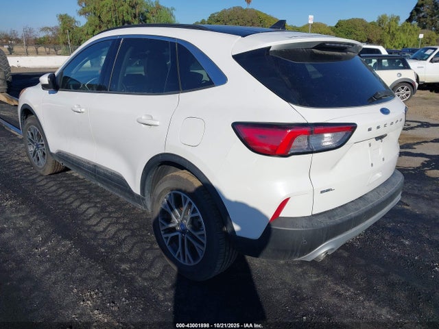 1FMCU9CZ9MUA35842 Ford hev/phev