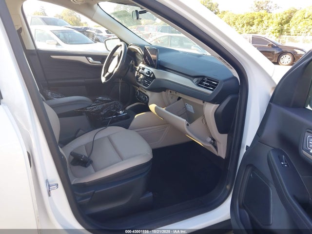 1FMCU9CZ9MUA35842 Ford hev/phev