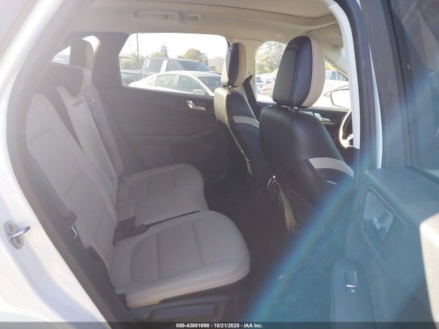 1FMCU9CZ9MUA35842 Ford hev/phev