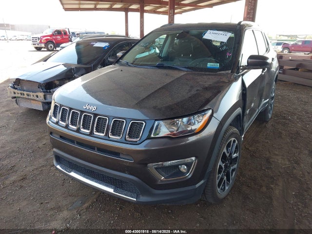 Jeep 2018 2018 3C4NJDCB6JT223798 Image 2
