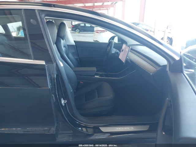 2018 TESLA MODEL 3 5YJ3E1EAXJF172643 Photo 4