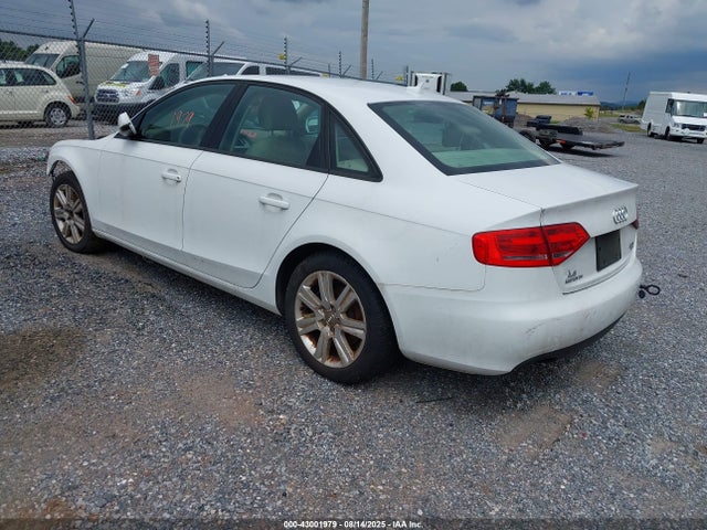 2010 AUDI A4 WAUBFAFL6AN006627 Photo 2