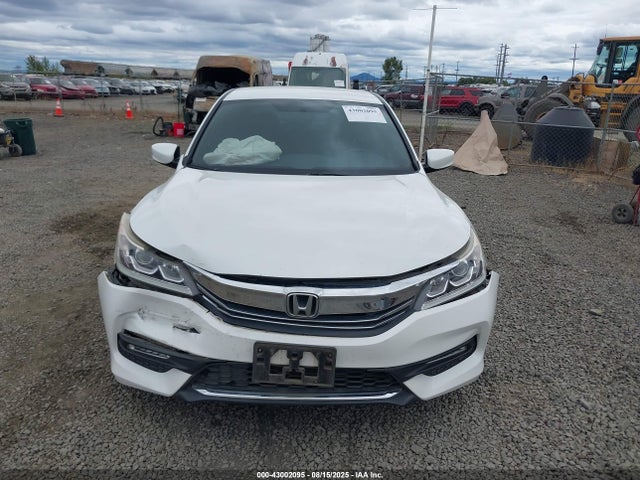 1HGCR2F52HA003717 Honda k24w1